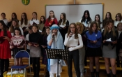 Uczniowie podczas jasełek 