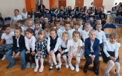 dzieci z przedszkola na slubowaniu klas I