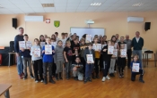 Uczestnicy zawodow zdjecie grupowe