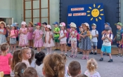 Dzieci z  gr. III  spiewaja piosenke. (1)