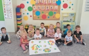 Sowki prezentuja swoja kropeczkowa prace